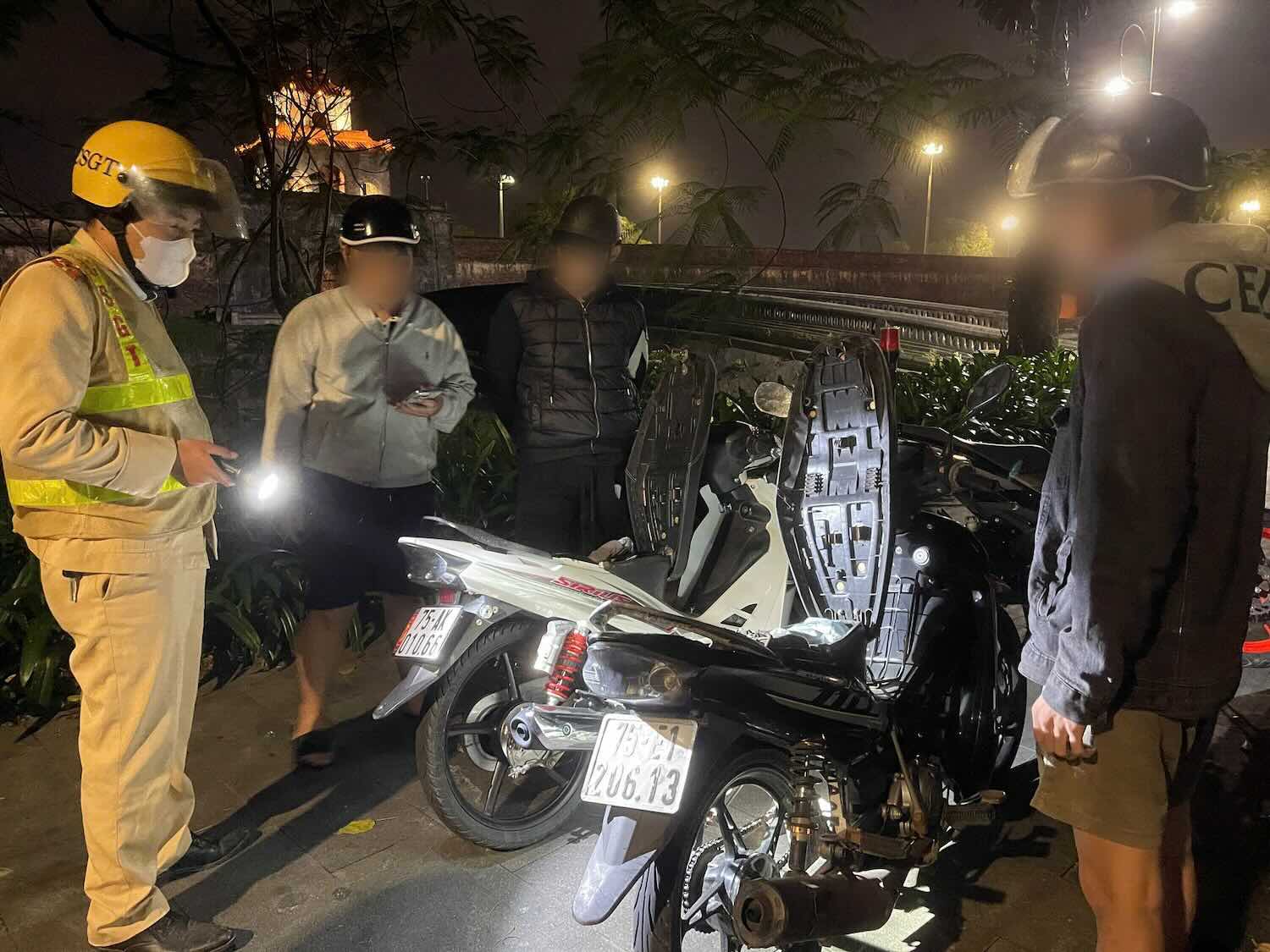 Patrol task force protects peaceful Tet for Hue people. Photo: Tran Hong