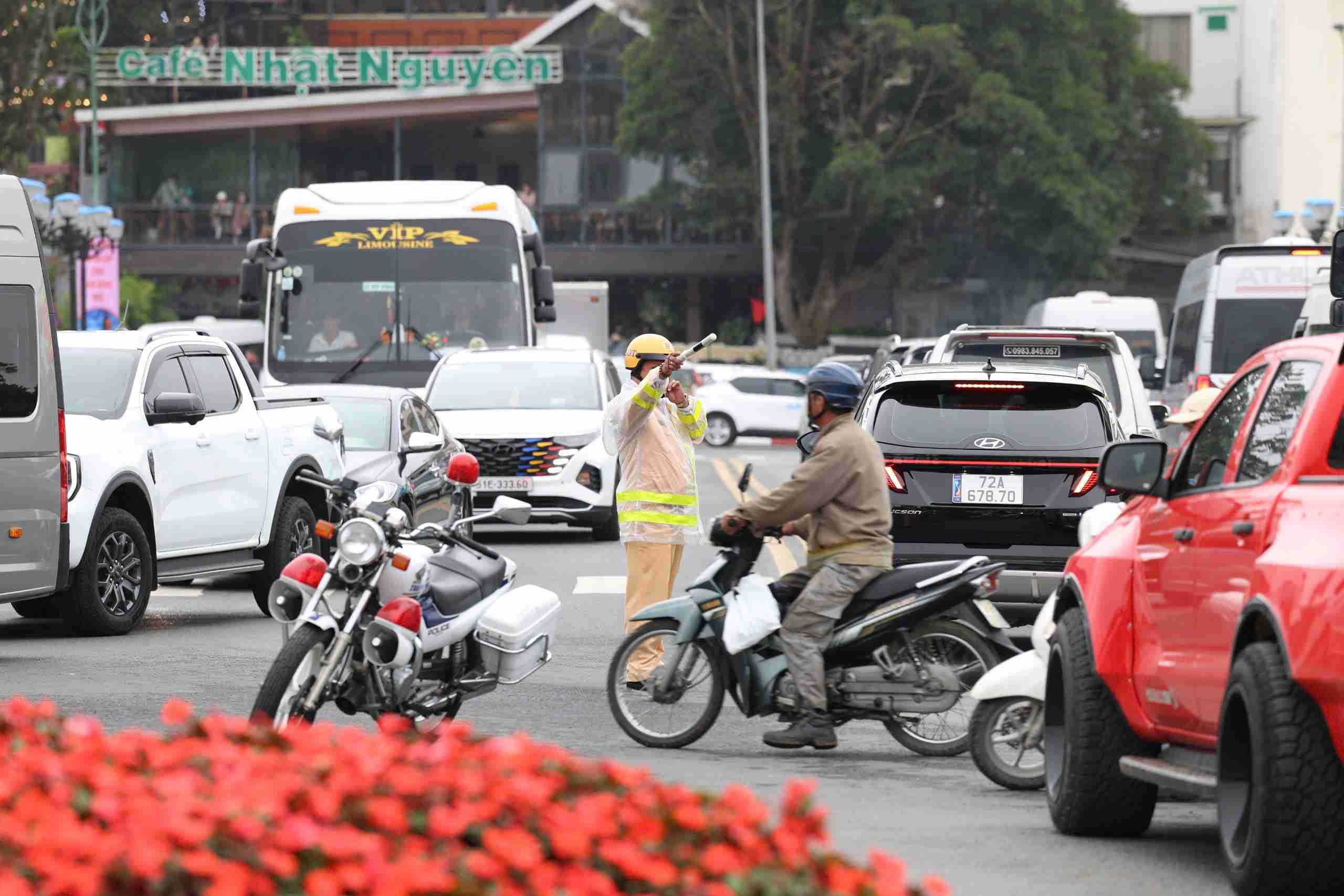 Lam Dong proactively develops plans and scenarios to combat congestion for Da Lat during the peak Tet tourist season. Photo: Phuc Khanh