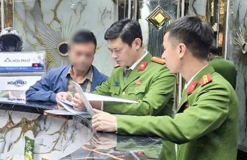 Công an Hà Nội bảo đảm an ninh trật tự, chỉnh trang đô thị dịp Tết Bính Ngọ 2026. Ảnh: CAHN