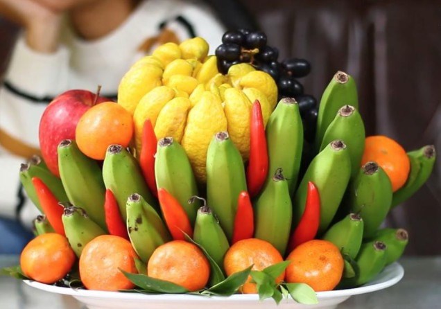 How to arrange the five-fruit tray during Tet. Photo: GG