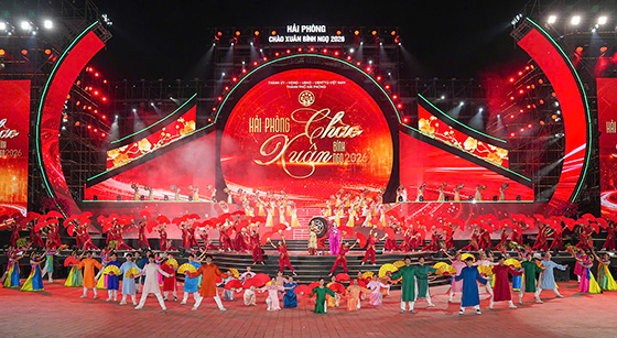 Meritorious Artist Quang Thang attends the program "Hai Phong welcomes Binh Ngo Spring 2026". Photo: Hai Phong e-Portal