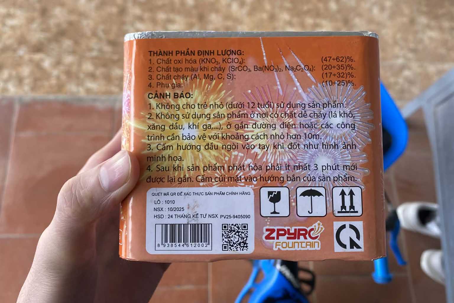 Cảnh báo của nhà sản xuất được in trên bao bì sản phẩm. Ảnh: Sóng Hữu 