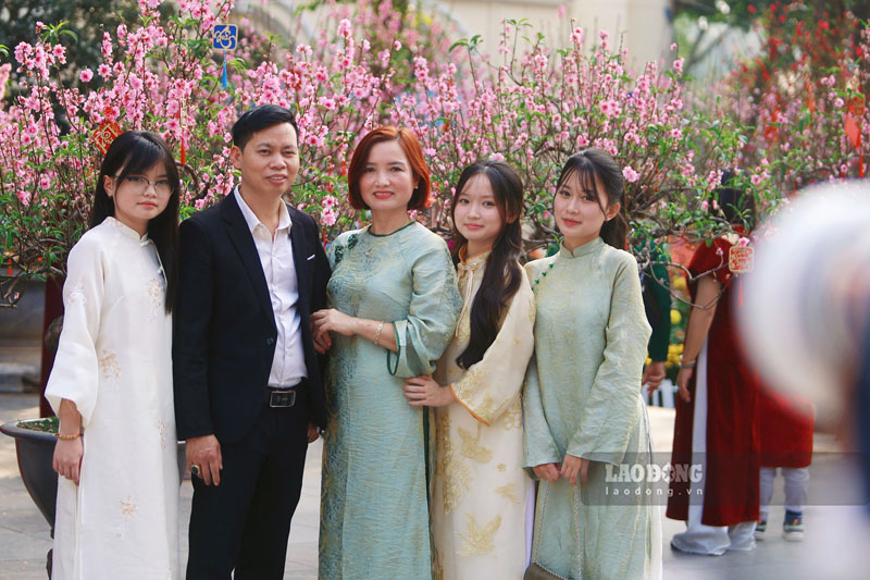 ai cũng mang không khí