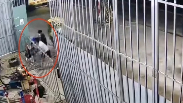 Prosecuting and temporarily detaining 8 teenagers for beating people and returning to their hometown to rob property