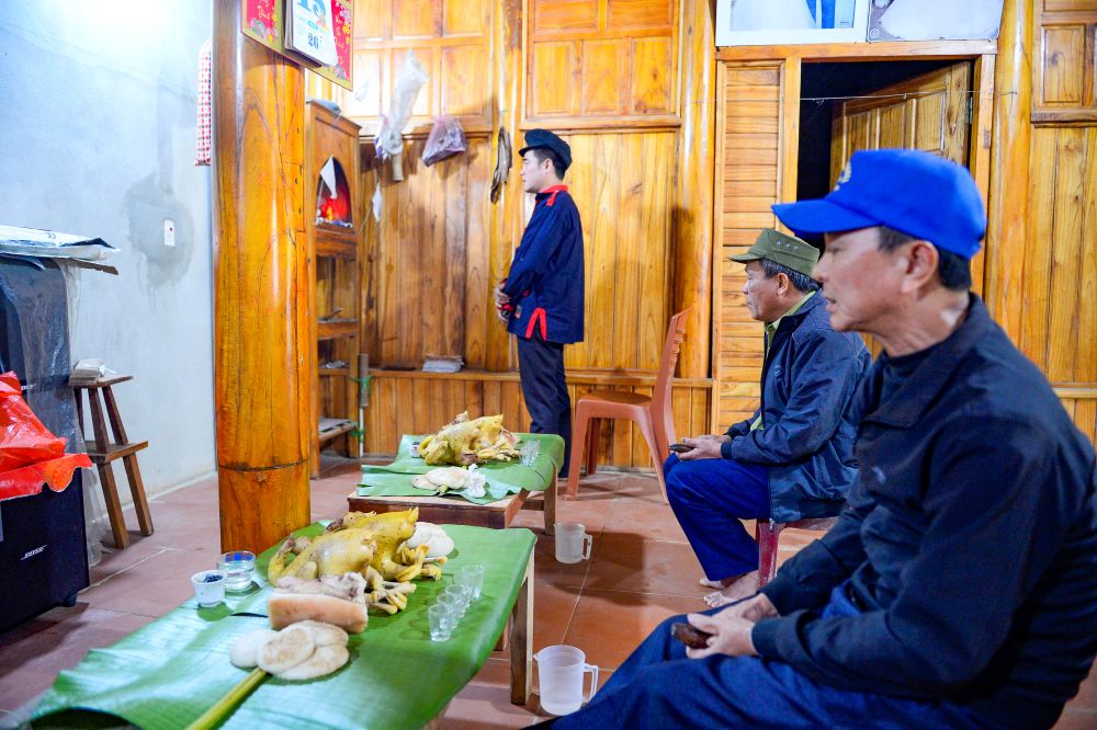 Lễ cúng “Tết năm cùng” của người Dao quần chẹt (ở xã Ngọc Lặc, tỉnh Thanh Hóa). Ảnh: Quách Du