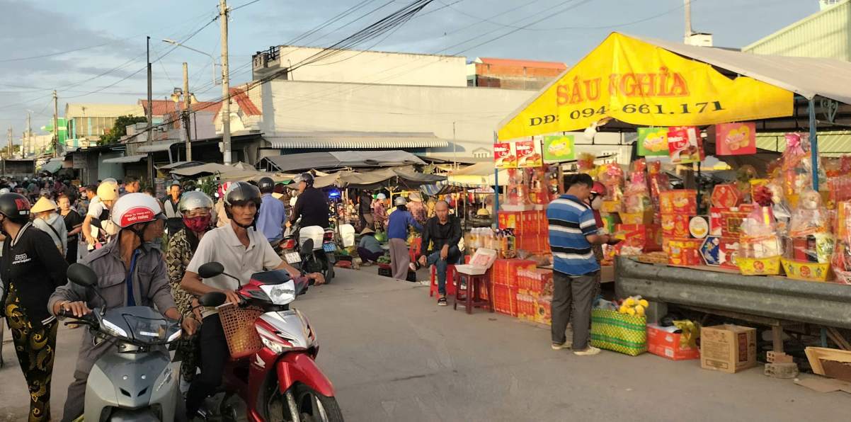 Phiên chợ Tết cuối năm ở Cà Mau. Ảnh: Nhật Hồ.