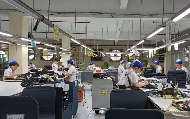 Surplus employees when enterprises are equitized will enjoy policies according to the provisions of law. Photo: Nam Duong