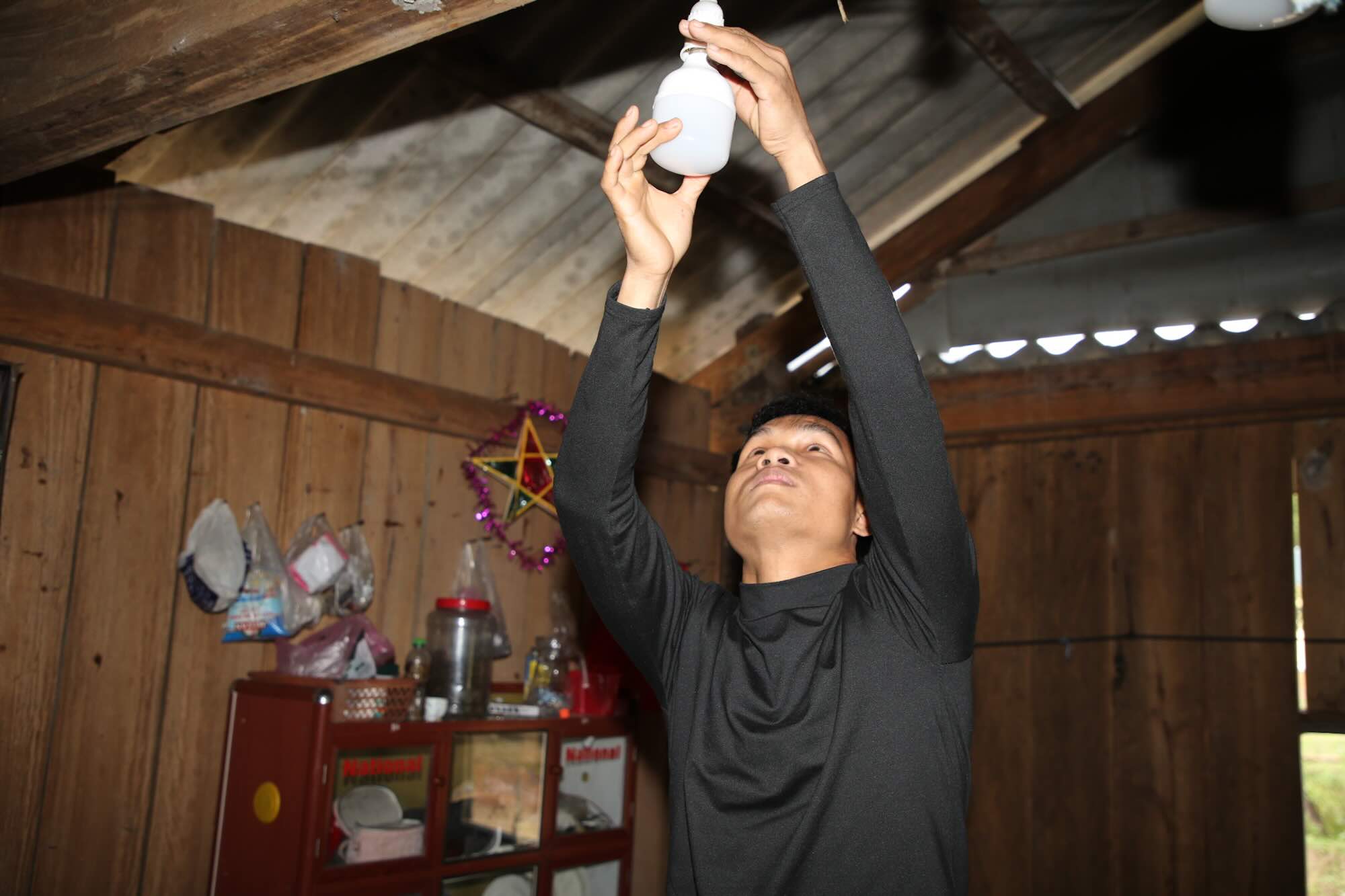 Ánh điện về Rào Con