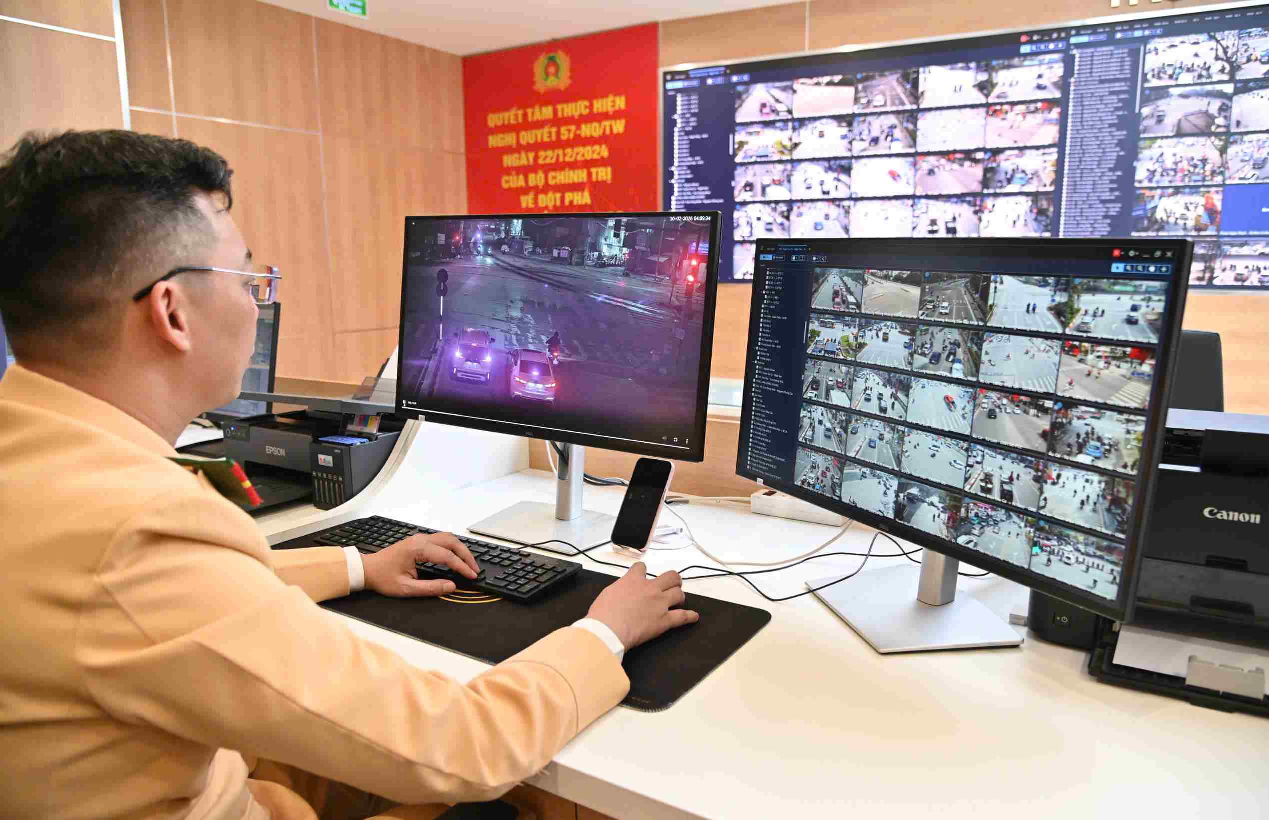 Inside the "brain" operating Hanoi AI cameras during Tet