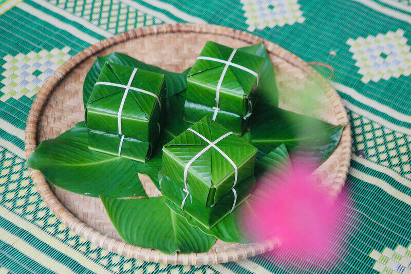 Những chiếc bánh chưng vuông vắn. Ảnh: NVCC