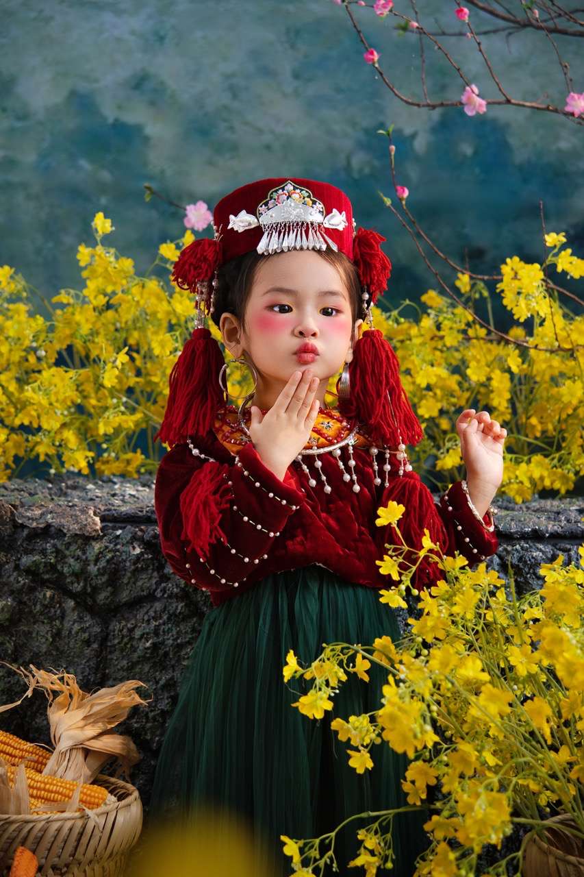 Á hậu Trúc Ny chia sẻ hình ảnh Tết của con gái.