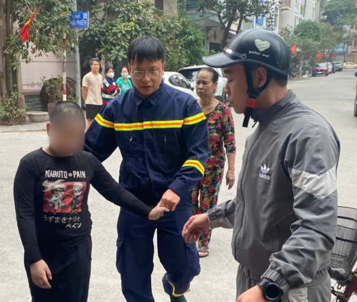 The baby was safely rescued after a house fire. Photo: Hai Phong Police