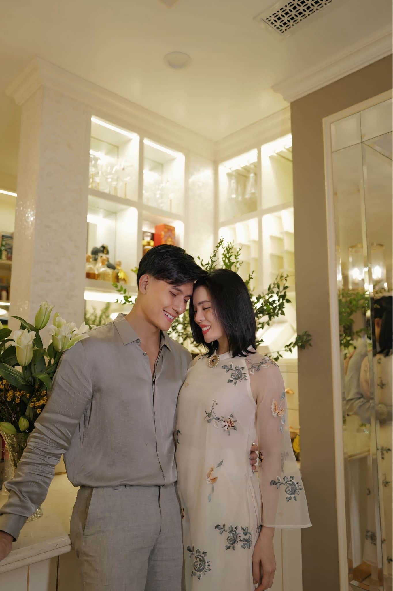 Ca sĩ Lệ Quyên và bạn trai khoe khoảnh khắc ngọt ngào ngày đầu năm. Ảnh NVCC