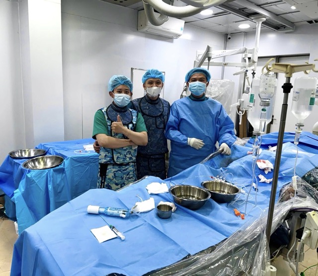 Doctors intervene in emergency care during prime time, helping patients recover smoothly. Photo: BVCC