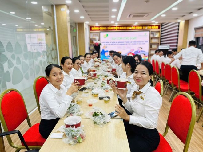 Công đoàn cơ sở trực thuộc Công đoàn Ngân hàng Việt Nam tổ chức “Bữa cơm Công đoàn năm 2025” nhằm đem lại niềm vui cho đoàn viên. Ảnh: CĐNHVN 