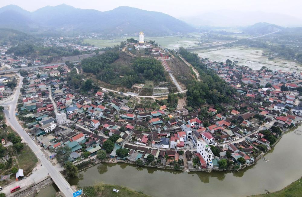 Làng cổ Tiên Hòa nhìn từ trên cao. Ảnh: Quách Du