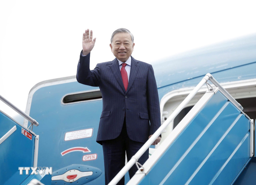 General Secretary To Lam leaves Hanoi to attend the opening meeting of the Peace Council on Gaza. Photo: VNA