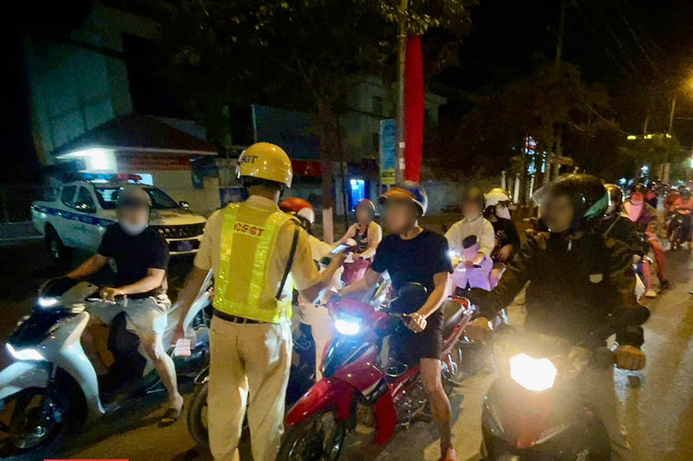 Tất cả phương tiện vi phạm trong ngày mùng 1 Tết đều bị tạm giữ. Ảnh: Thanh Vũ