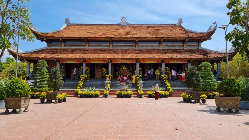 Thiền viện Trúc Lâm tại Cà Mau, nơi thu hút khách du lịch đầu năm. Ảnh: Nhật Hồ.