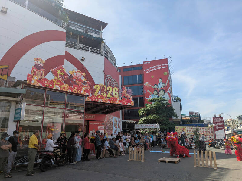 Siêu thị GO! Gò Vấp đón khách trong ngày mùng 2 Tết. 