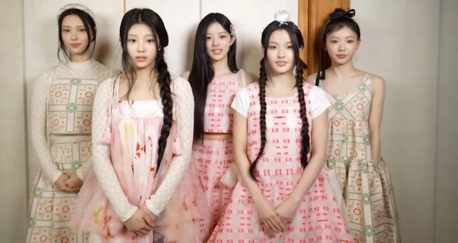 ILLIT group. Photo: Lotte.