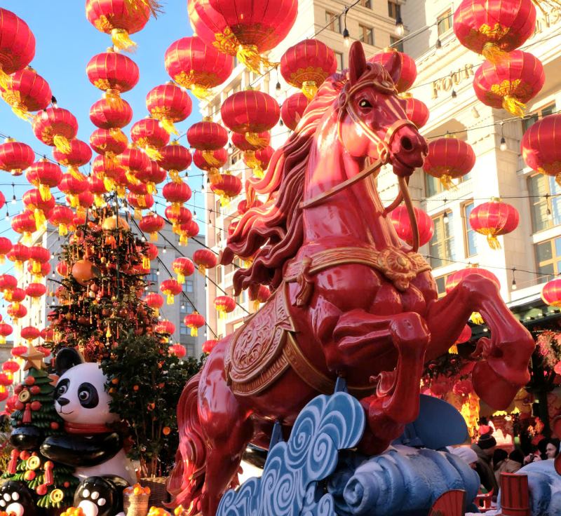 The Binh Ngo New Year 2026 festival with strong Asian colors is organized on a very large scale in Moscow (Russian Federation). Photo: Thuy An