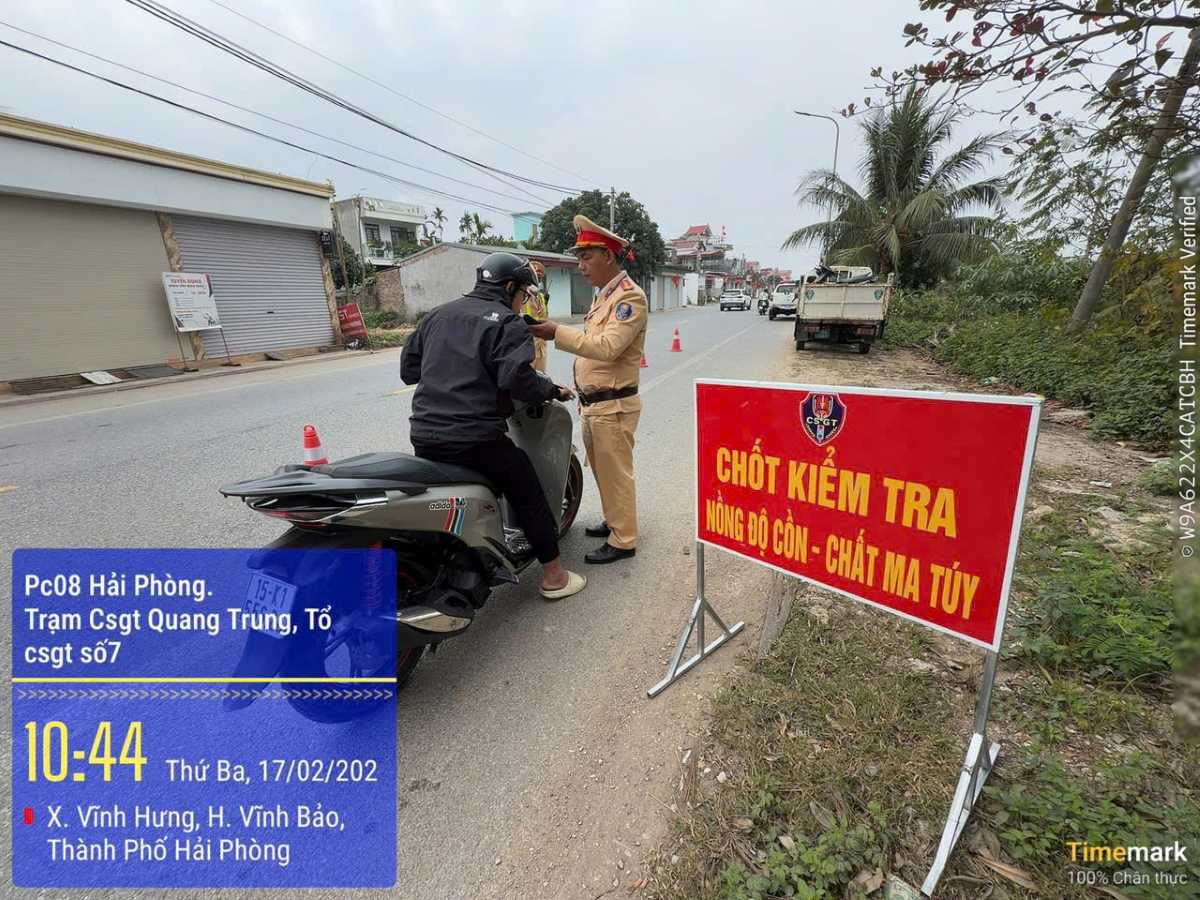 Phòng Cảnh sát giao thông tiếp tục tổ chức kiểm tra, xử lý vi phạm nồng độ cồn trên địa bàn thành phố. Ảnh: Công an TP Hải Phòng