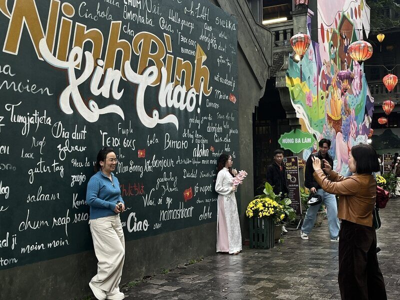 Nhiều địa điểm check-in nổi tiếng tại Ninh Bình được du khách săn đón. Ảnh: Tường Vy