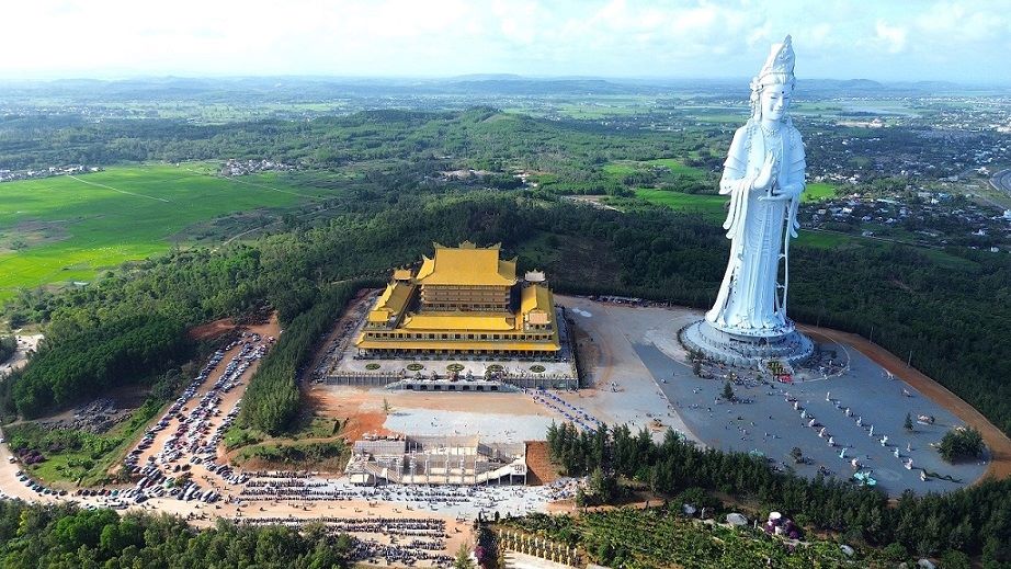 Minh Duc Pagoda is located in Thien Ma Cultural Area, built on a total area of nearly 100ha in the Ngang mountain area, Tinh Khe commune, Quang Ngai province. Photo: Vien Nguyen