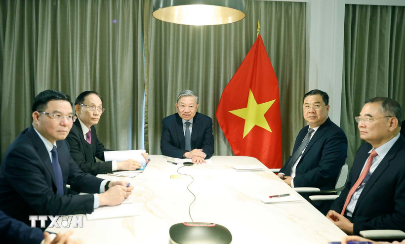 Tổng Bí thư Tô Lâm điện đàm với Thượng nghị sĩ Mỹ Steve Daines. Ảnh: TTXVN