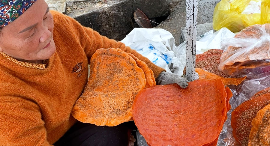 행운을 빌기 위한 떡은 탄호아에서 초봄에만 판매됩니다
