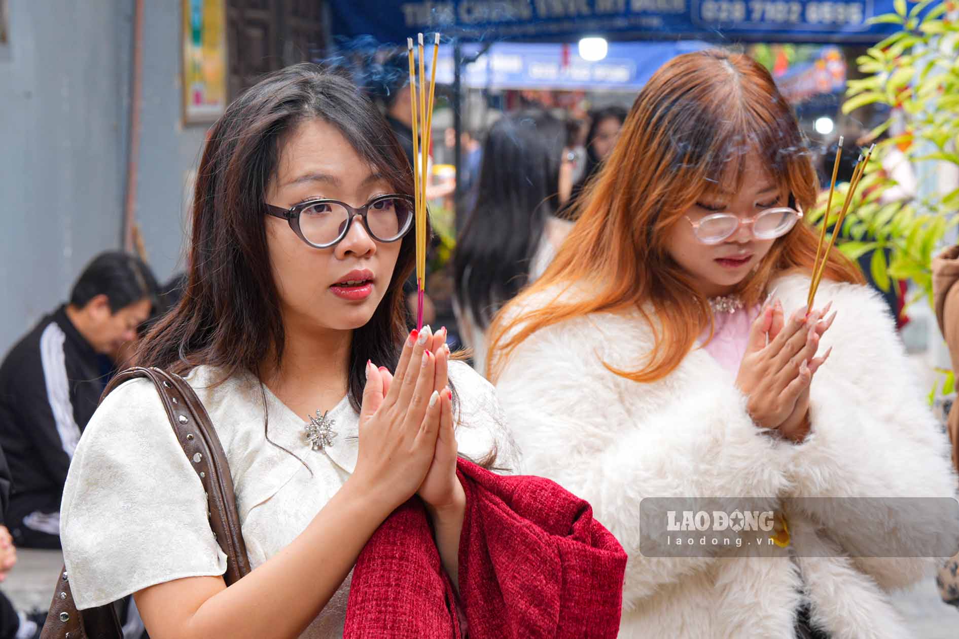 On the 3rd day of Tet, Ha Pagoda is bustling with young people going to pray for love