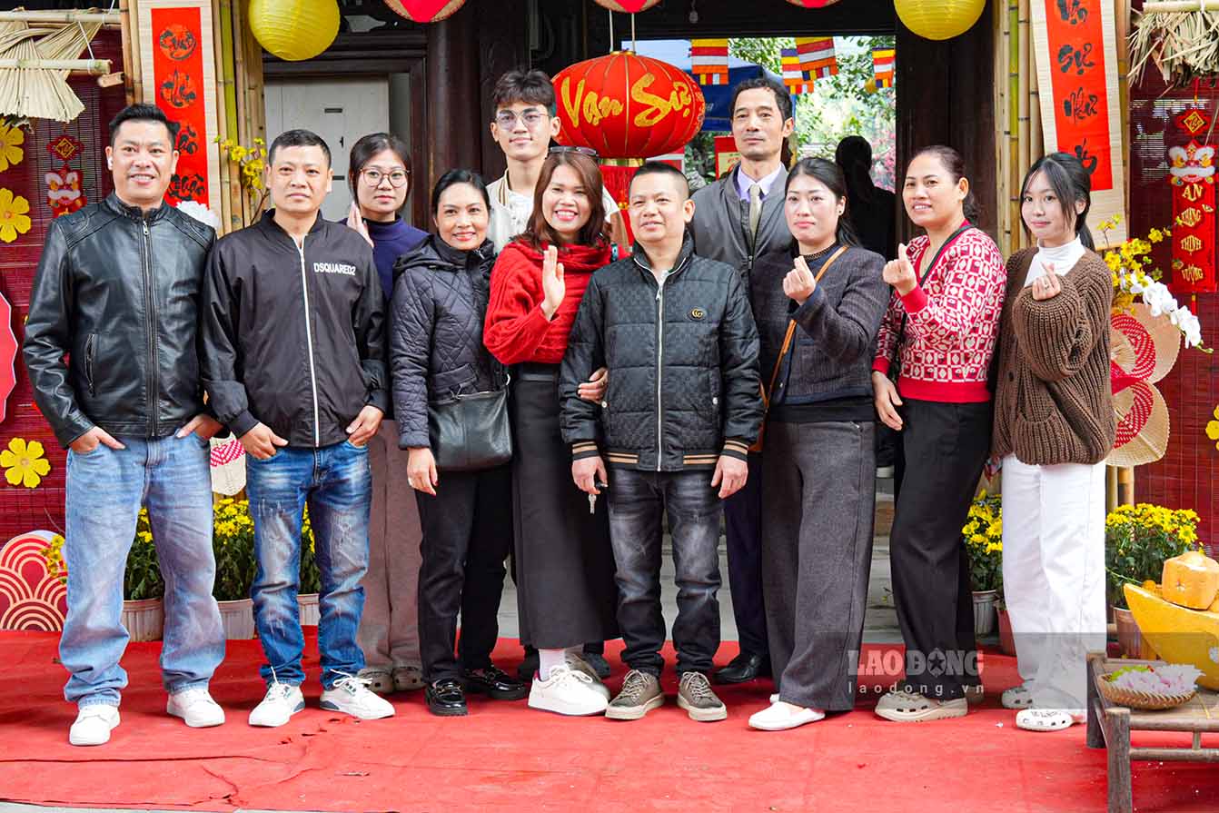 Không chỉ là nơi cầu duyên, chùa Hà còn là địa điểm du xuân được nhiều người lựa chọn trong dịp đầu năm mới.