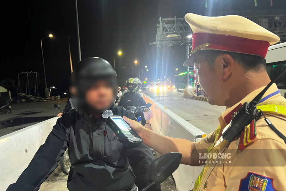 Gia Lai traffic police deploy to check alcohol and drug concentration during the Binh Ngo Lunar New Year 2026. Photo: Hoai Phuong