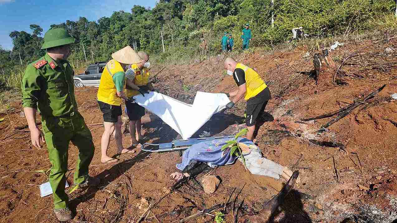 Hiện trường vụ tai nạn khiến cả 3 người trong gia đình anh Tuấn tử vong vào chiều mùng 2 Tết. Ảnh: Thần Hy 