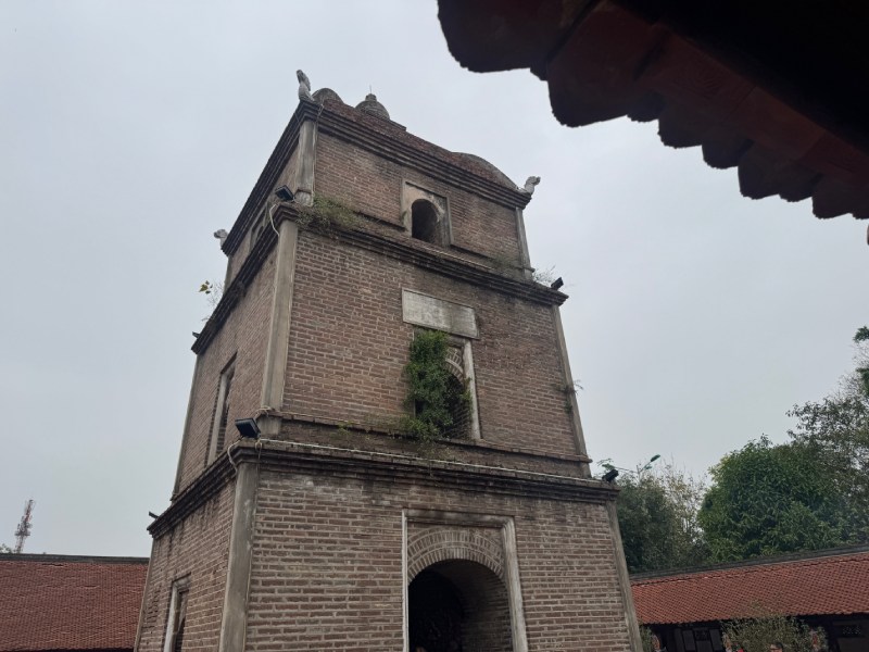 Tháp Hòa Phong tại Chùa Dâu. Ảnh: Trí Minh 