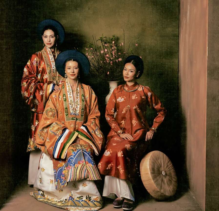 Các hoa hậu, á hậu khoe sắc trong bộ ảnh Tết. Ảnh: Uni Media.