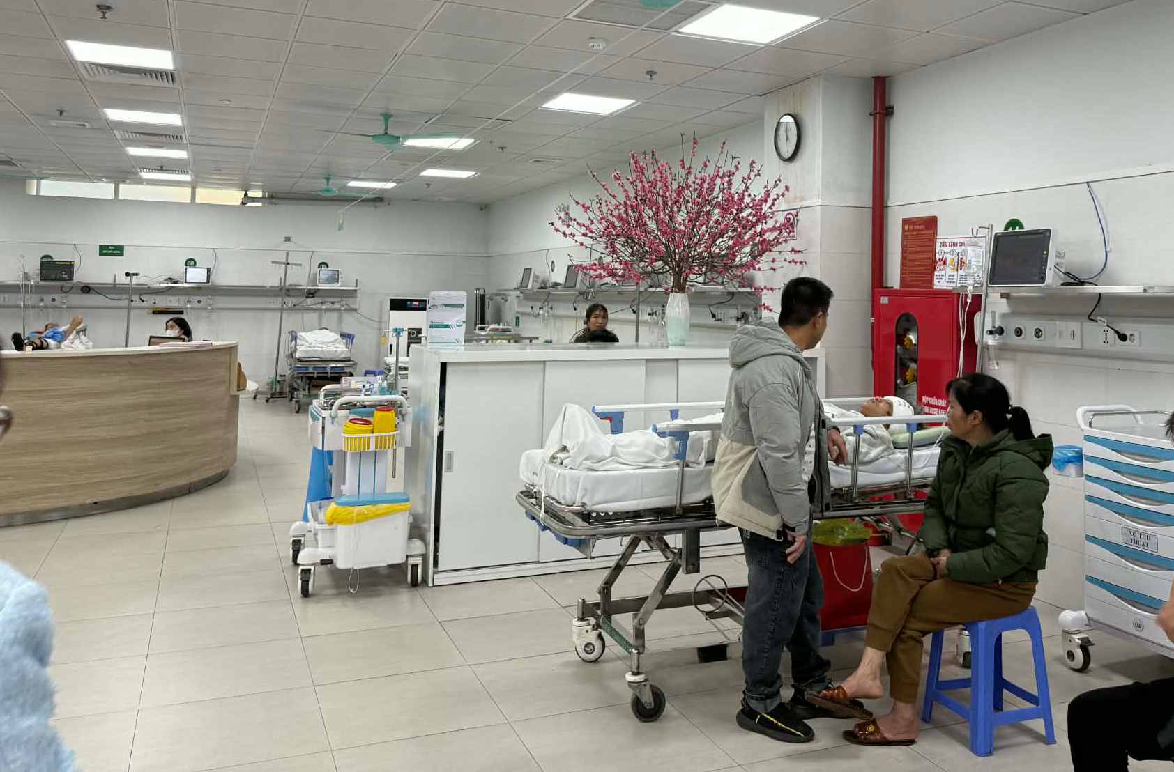 Tet reunion, hospitals stretch themselves to provide emergency care. Photo: Ha Le