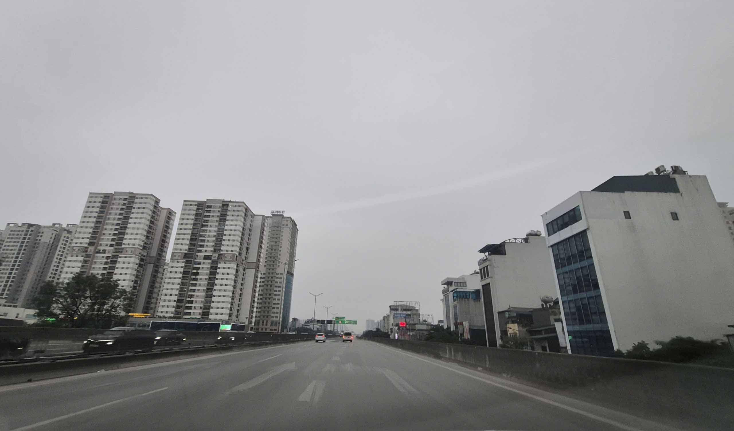 Images recorded by PV at Ring Road 3 at 5 pm on the 3rd day of Binh Ngo Tet. Photo: Van Truong