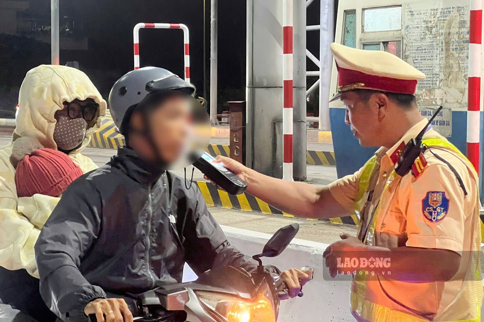 Gia Lai traffic police deploy to check alcohol and drug concentration during the Binh Ngo Lunar New Year 2026. Photo: Hoai Phuong