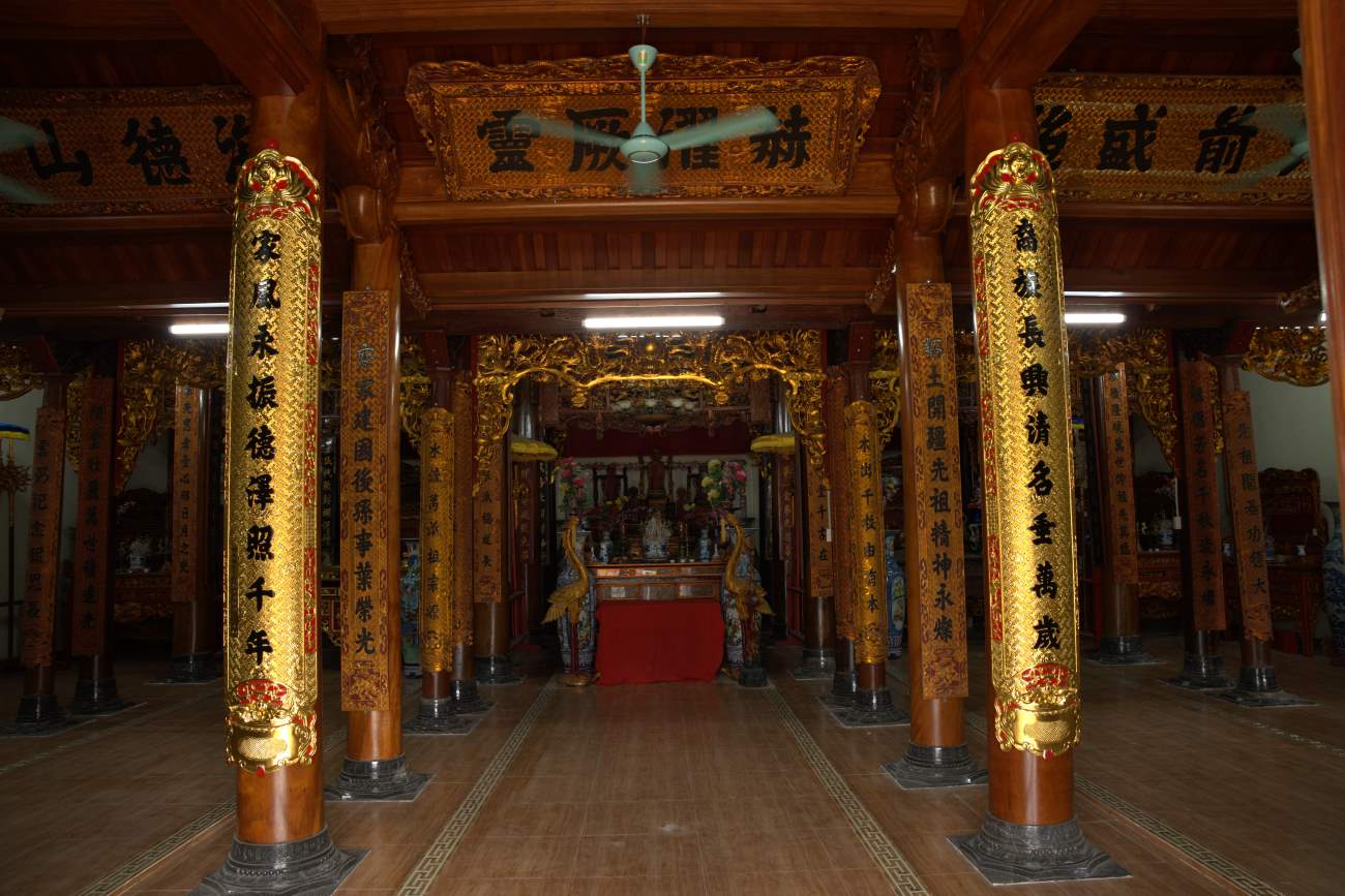 Bên trong nhà thờ họ Vũ Tam Tỉnh. Ảnh: Ngô Đình Dũng