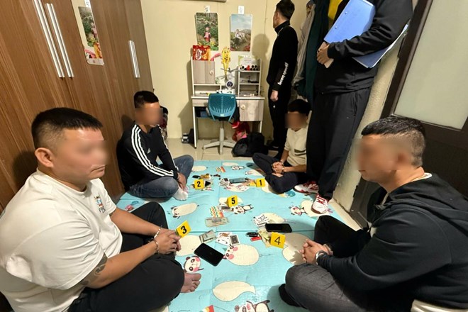 Điều tra, xử lý 4 đối tượng đánh bạc tại quán cơm ở Quảng Ninh