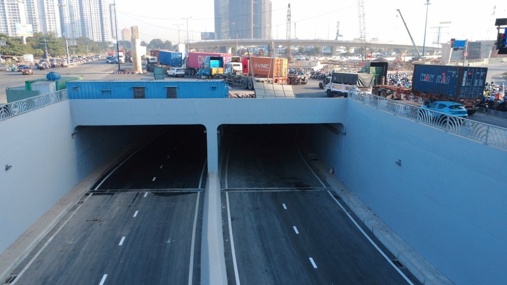 Hầm chui HC1-02 có chiều dài 480m với quy mô 4 làn xe (2 chiều). Ảnh: Anh Tú