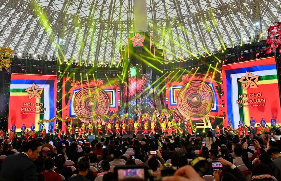 Các tiết mục văn nghệ chào mừng khai mạc Hội chợ Mùa Xuân năm 2026. Ảnh: Thạch Lam