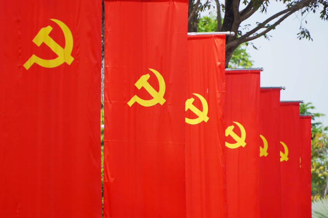 Khu Di tích Chi bộ An Nam Cộng sản Đảng rực rỡ cờ hoa. Ảnh: Tạ Quang