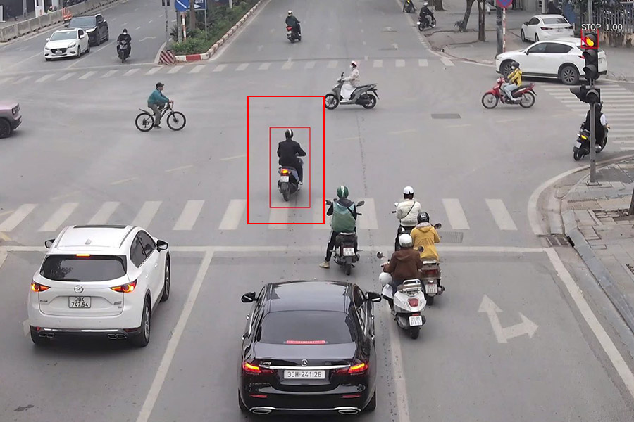 Motorcyclists running red lights are recorded by AI cameras. Photo: Traffic Police Department