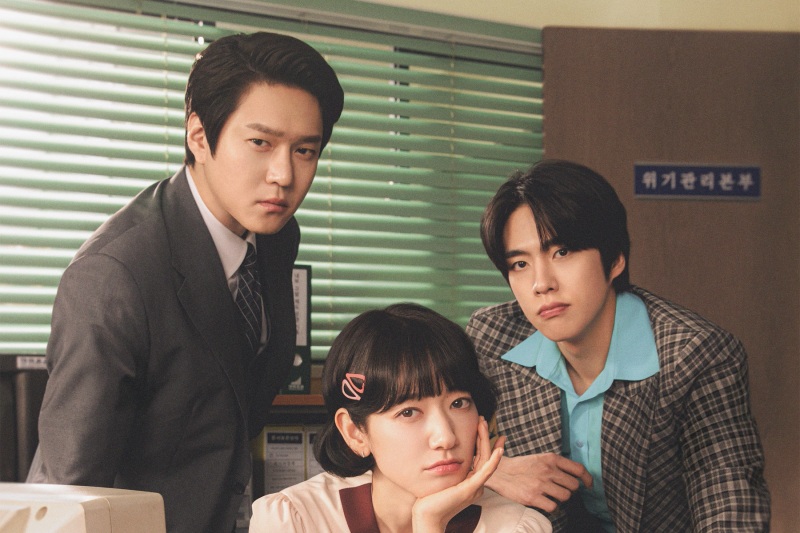 Park Shin Hye and her co-star. Photo: Producer