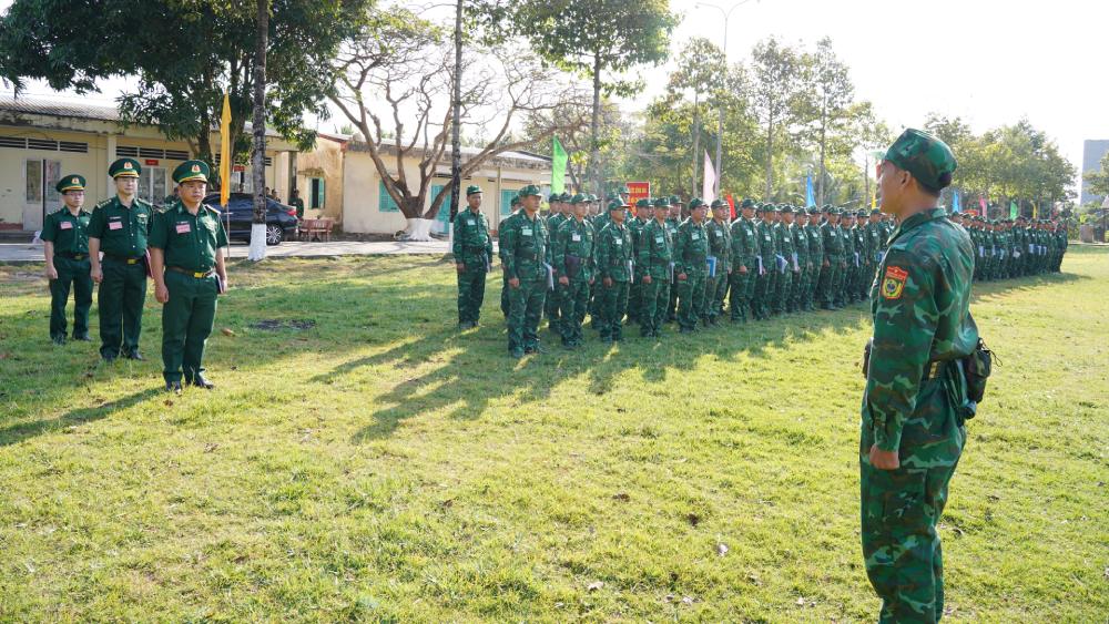 The Border Guard Command of An Giang province organizes training classes to foster and improve the qualifications and capacity of cadres at all levels throughout the unit. Photo: Tien Vinh