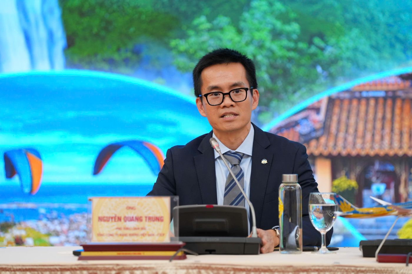 Ông Nguyễn Quang Trung, Phó tổng giám đốc Vietnam Airlines phát biểu tại sự kiện