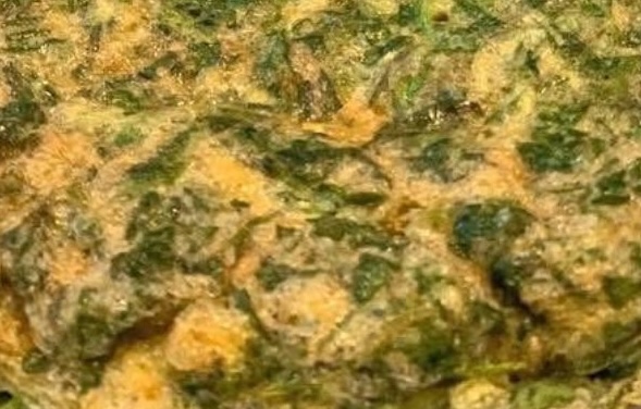 Fried mugwort with eggs will help relax and have a good night's sleep. Photo: Kieu Vu